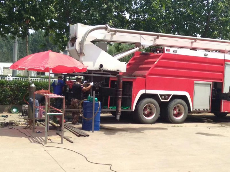 我公司為某消防大隊(duì)維修過(guò)火高噴車1